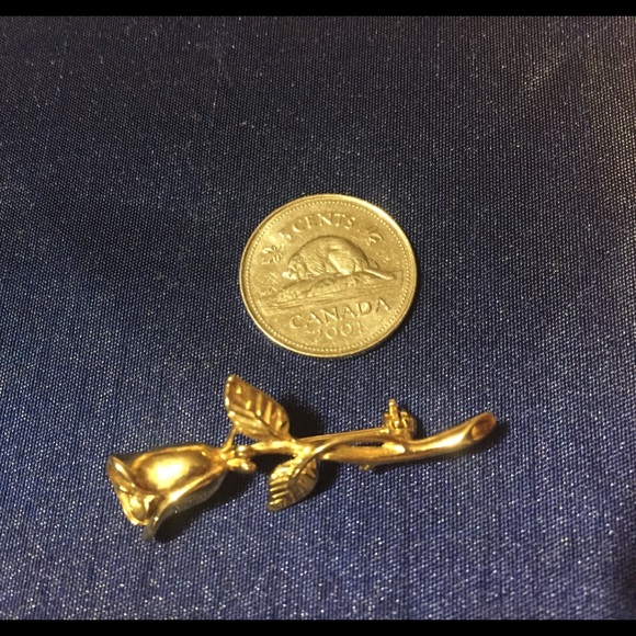 🍁🌷Gold Rose Brooch - Picture 2 of 2